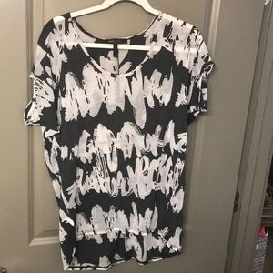 Black and white scribble print BCBG t-shirt